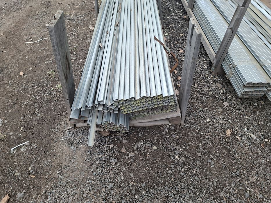 Продам пластиковые профилья