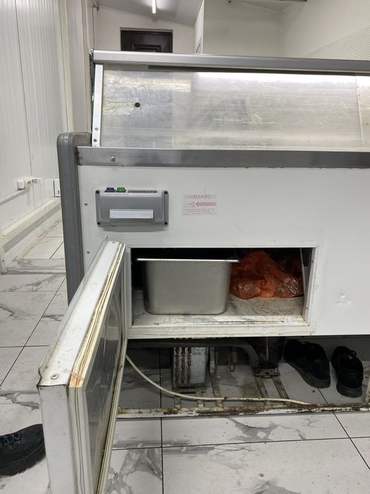 Витринный холодильник