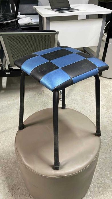 Табурет квадратный