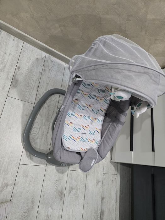 Продам качелю-шезлонг