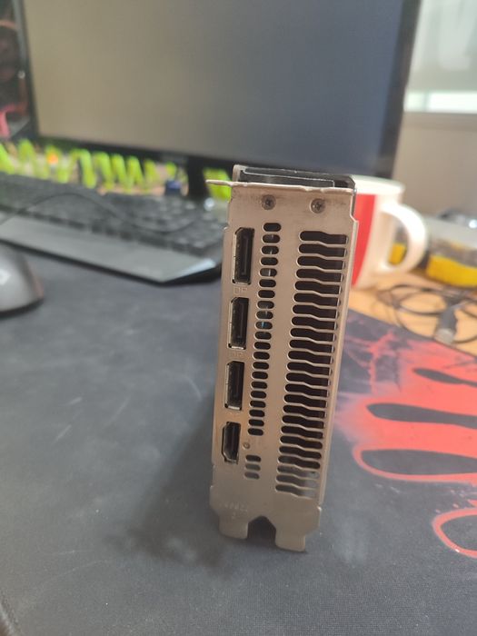 Видеокарта Amd R8