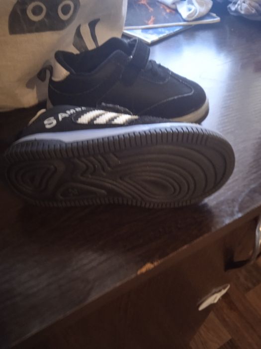 Продам детскую обувь