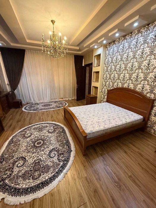 Срочно сдается 3ком кв в новостройке 215кв.м.