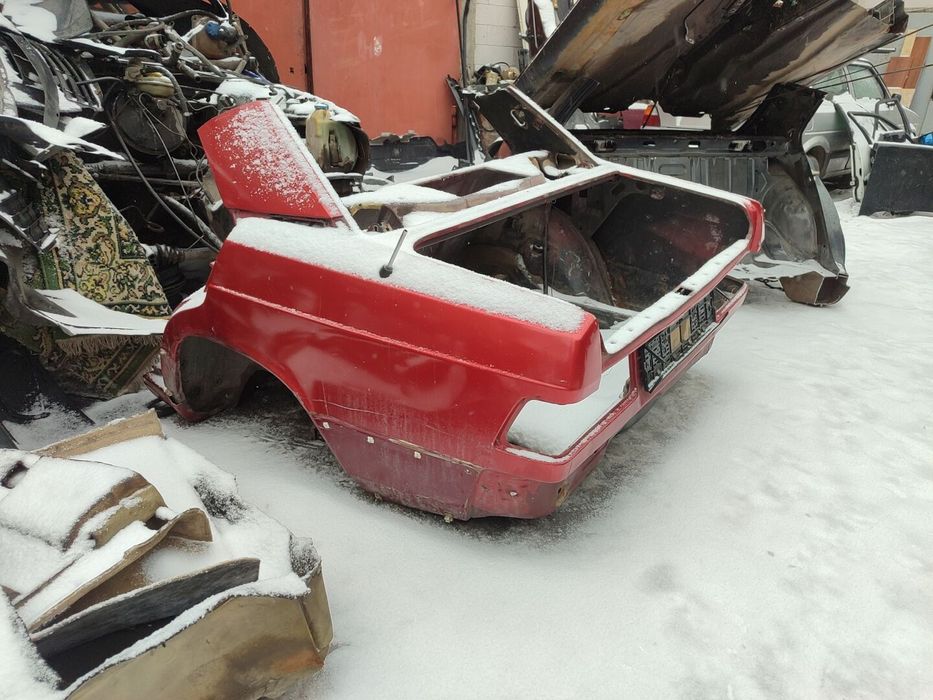 Задний крыло мерседес 190