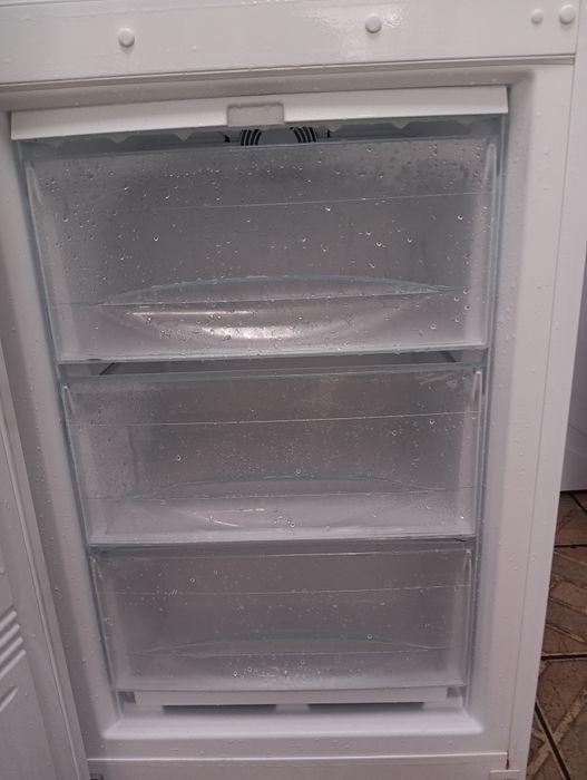 Комбиниран хладилник с фризер   Liebherr 2 години Гаранция!