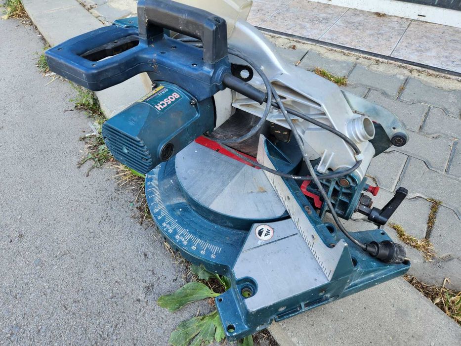 Потапящ циркуляр Bosch GCM 12