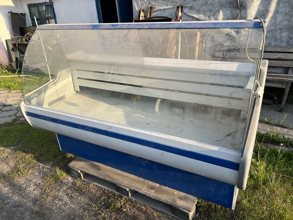 Продам холодильник витринный