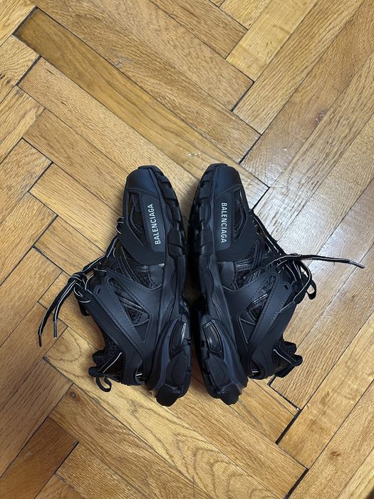 balenciaga track
