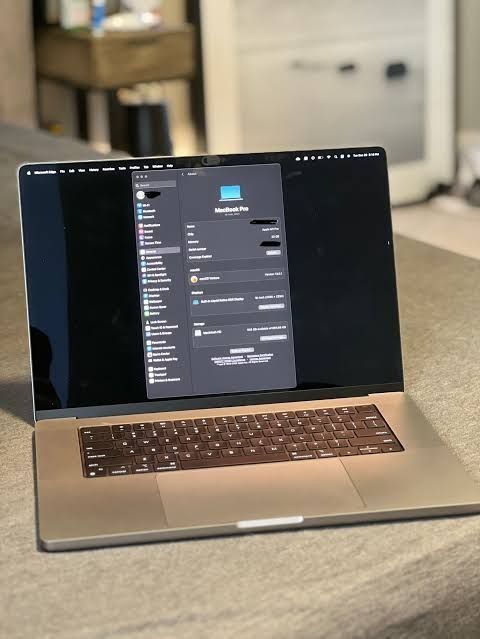 Macbook pro 16 dyum m1pro silver 32/1tb