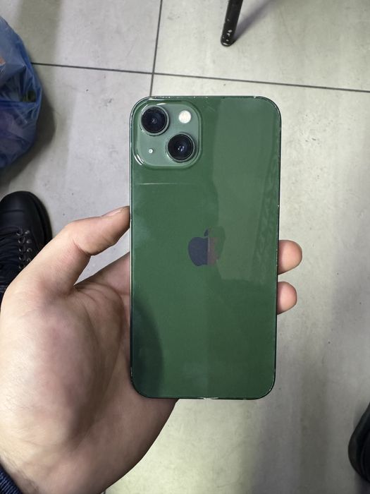 Продам Айфон 13 128