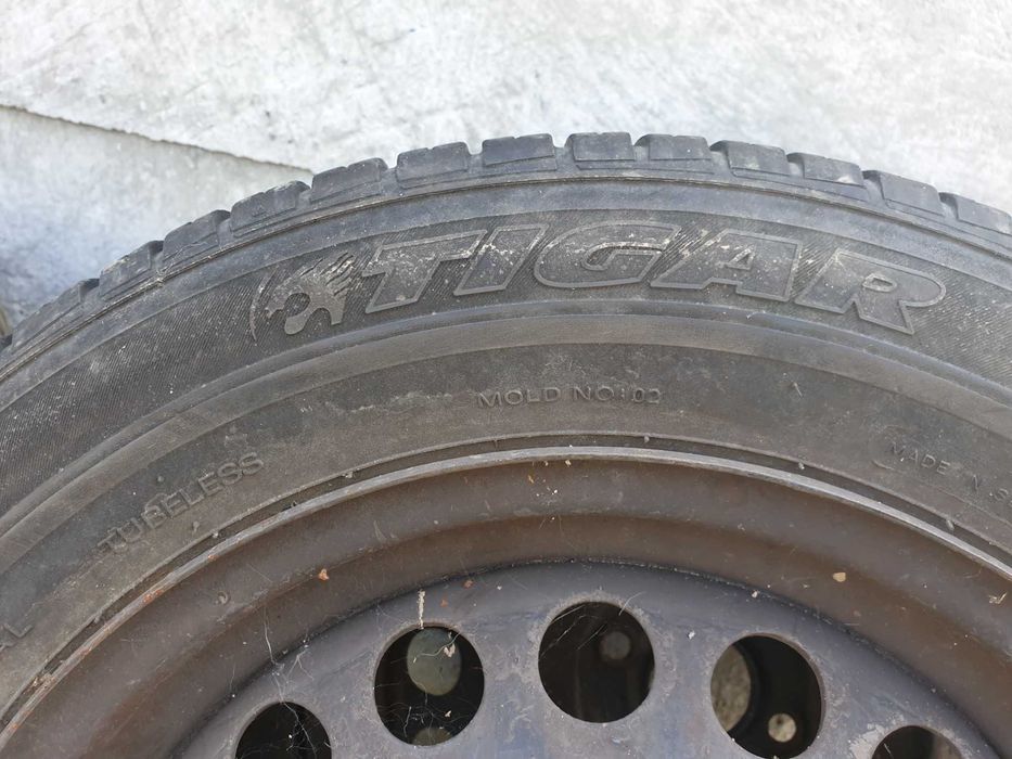 Cauciucuri cu genti de metal