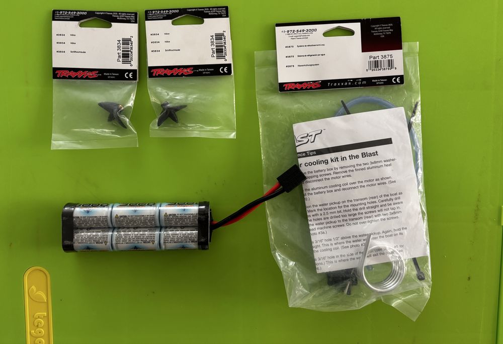 Baterie Nimh si accesorii Traxxas Blast