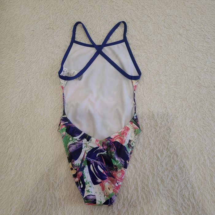 Женский купальник Arena спортивный