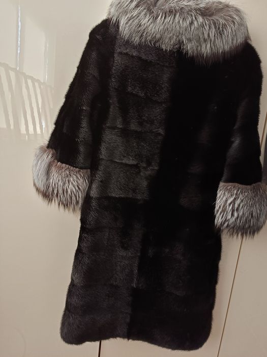 Продам норковую шубу