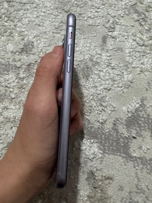 Продам айфон 11…