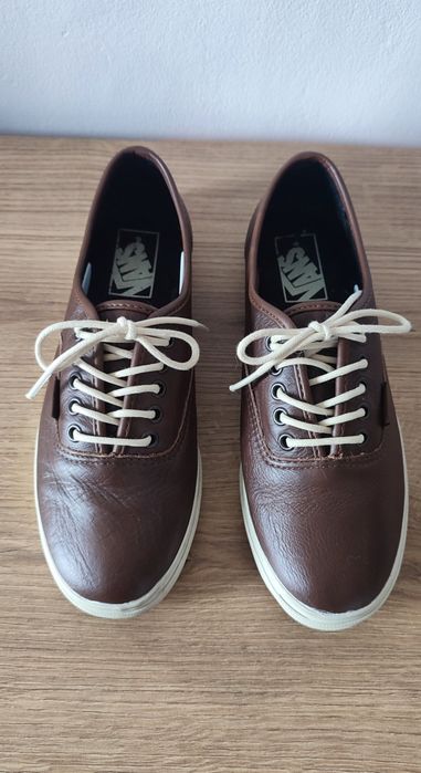 Кожени обувки Vans 37
