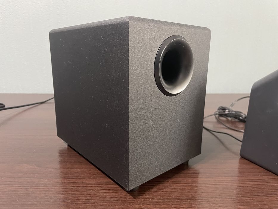 Компьютерные колонки Logitech с сабвуфером