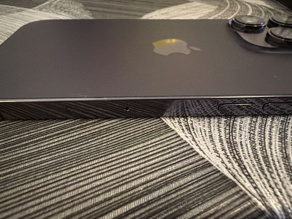 Продавам IPhone 14 pro