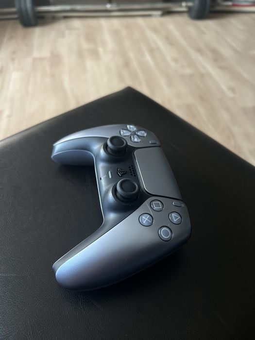 PS5 DualSense Wireless Controller - Sterling Silver