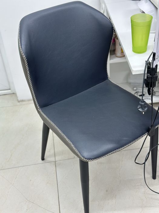 Продам кресло для парикмахерской