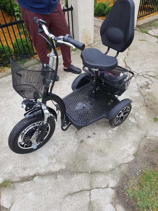 -40% Черен Петък / Електрическа триколка Модел 200 Лукс Черна