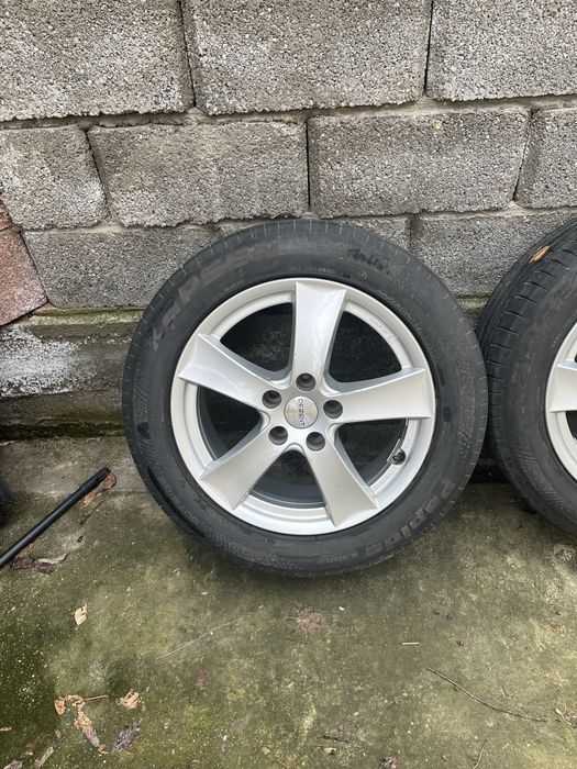 Летнии Шины с дисками KAPSEN 225x55xR17.