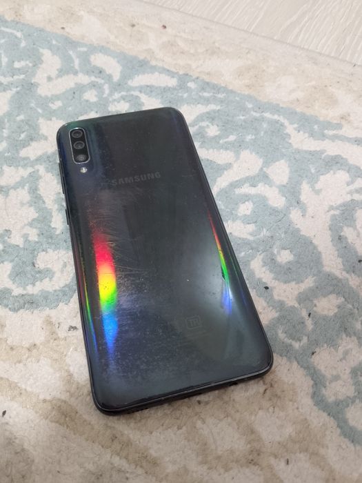 Samsung A70 /   20000 мын