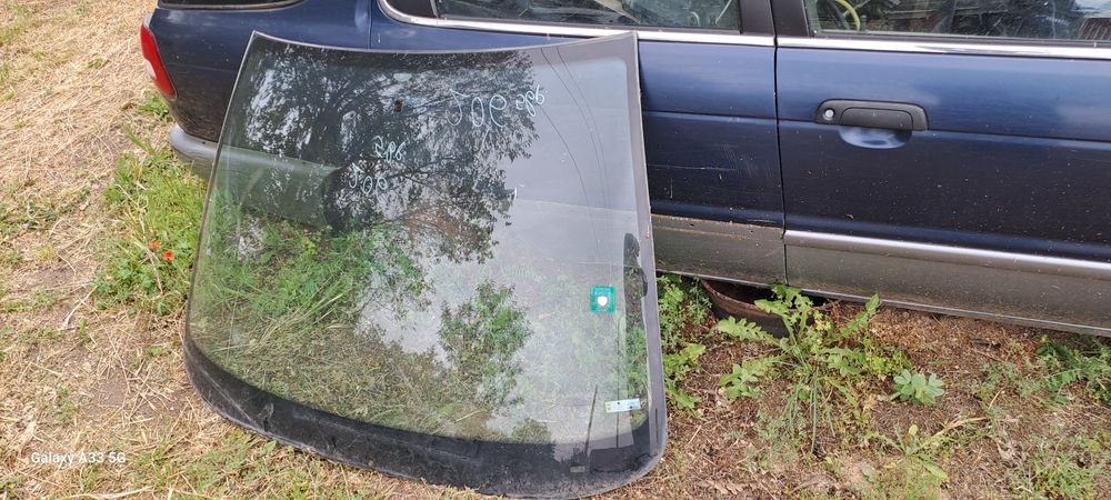 Предно(челно) стъкло за Peugeot 206 /Пежо 206
 2000-2004