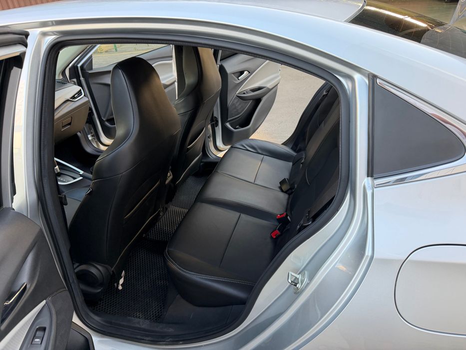 Chevrolet Onix Premier 2023 года.