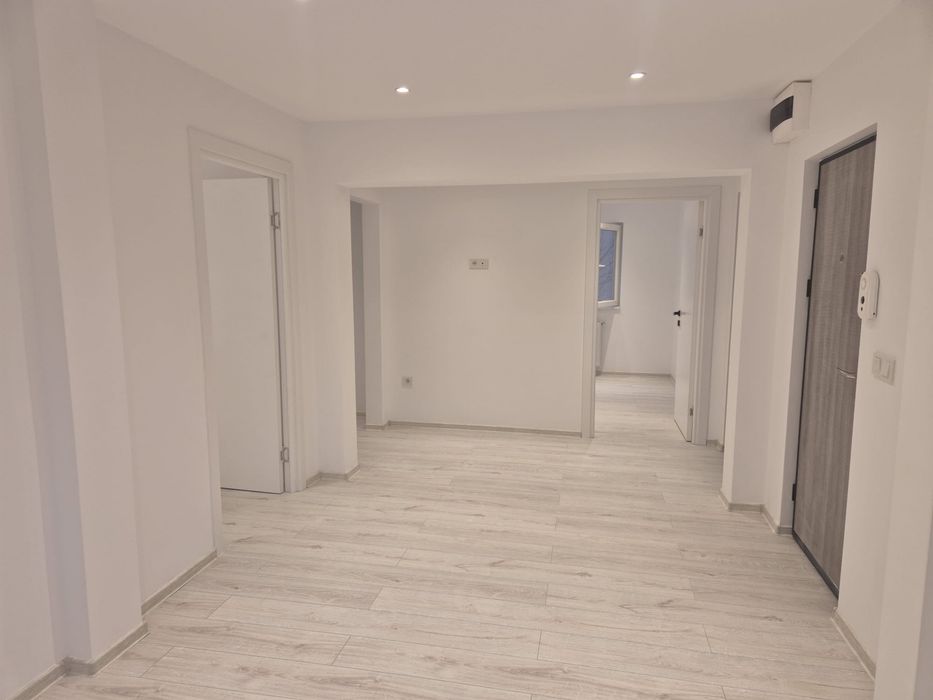 Apartament 4 camare Micro 16