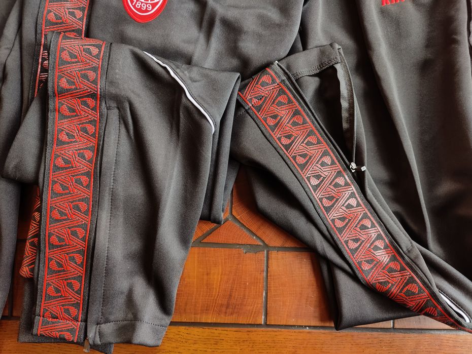 Тренировъчен футболен екип FC Milan King Anthem сезон 25/26