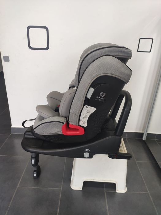 Scaun auto Joie Stages cu baza isofix pentru copii între 0 și 25 kg