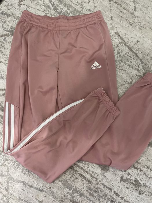Нов спортен екип Adidas