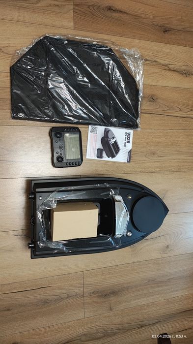 Лодка за захранка Flytec V030 със сонар, GPS система