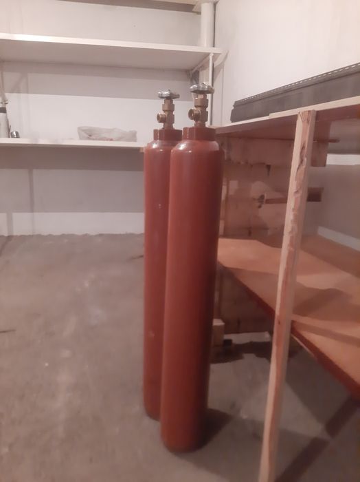 Углекислота с баллонами продам