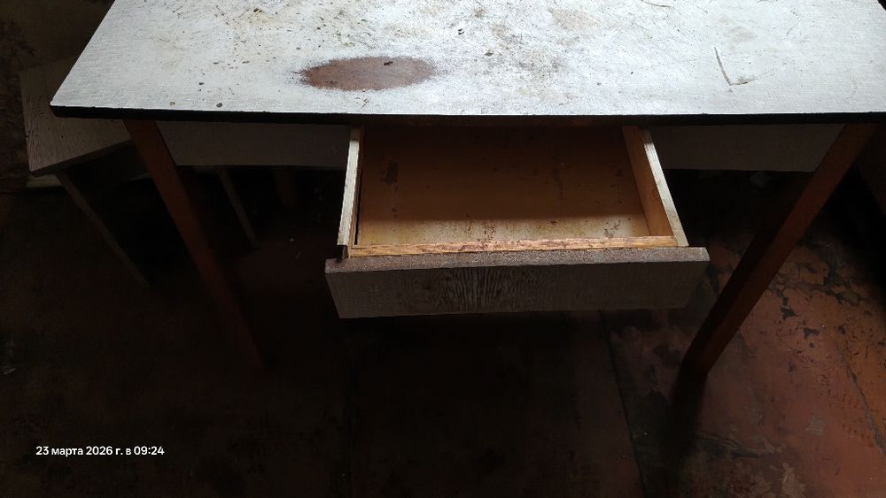 Продам кухонные столы.