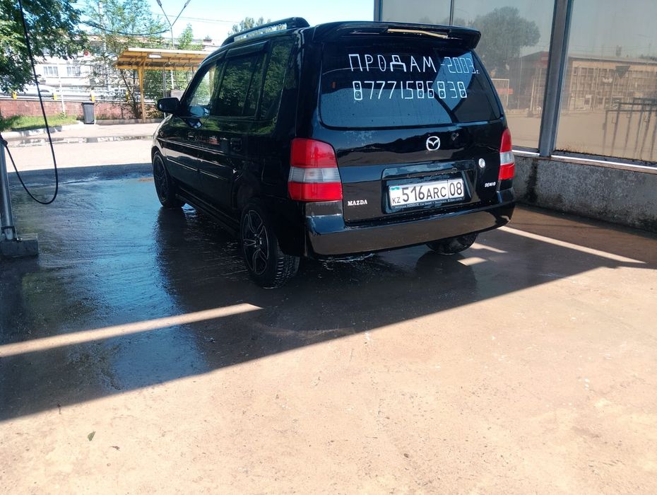 Машина продаю Мазда DEMIO