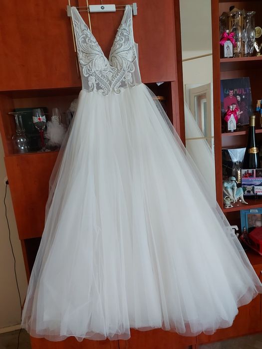 Rochie de mireasă model A line