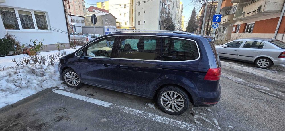 VW Sharan cu 6 locuri