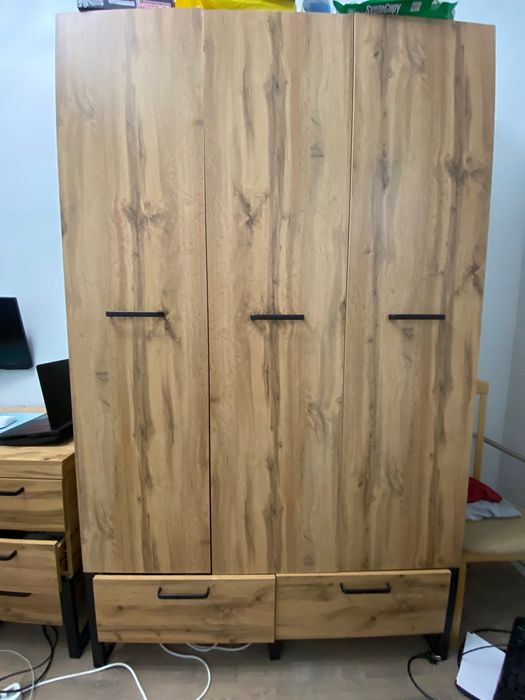 Спальный гарнитур