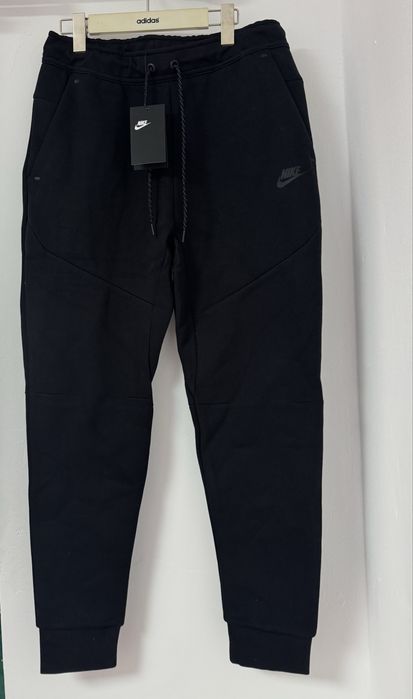 pantaloni nike tech
