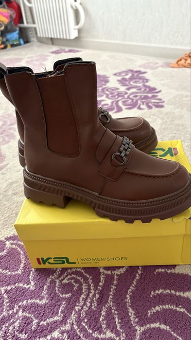 Обувь осенние новая.