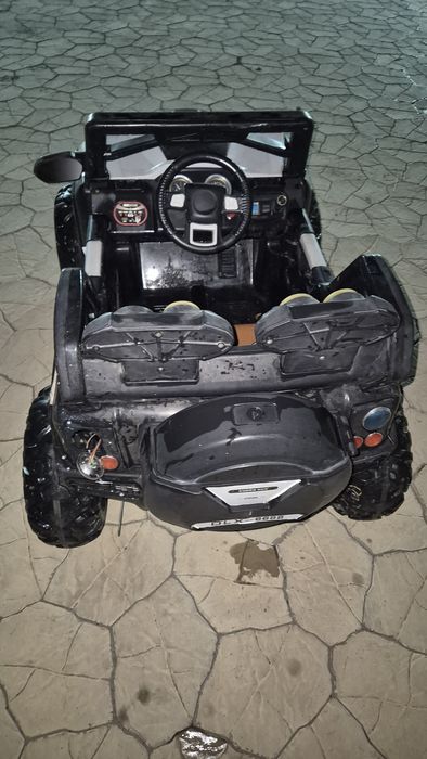 Продам машину на зарядке