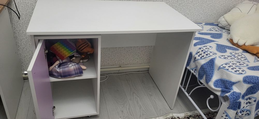 Продам стол  для уроков