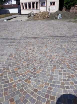 Piatra Cubica Andesit