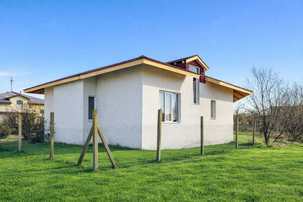 Двуетажна къща в Царичино