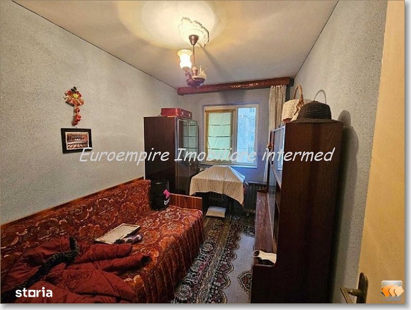 Apartament 3 camere de vanzare zona KM  4-5