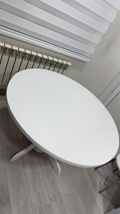 Стол.                                                                .