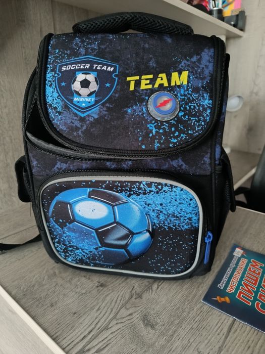 Школьный рюкзак для первоклашек