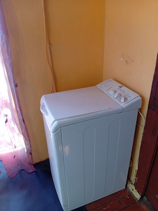 Mașina de spălat Indesit nouă capacitate 9 Kg  preț 400